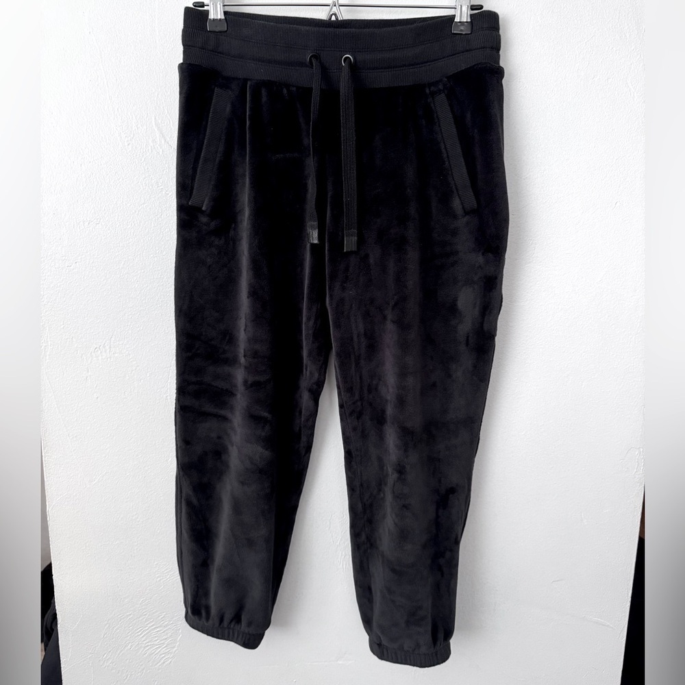 Athleta Double Kozy Karma Jogger in Black Size Small